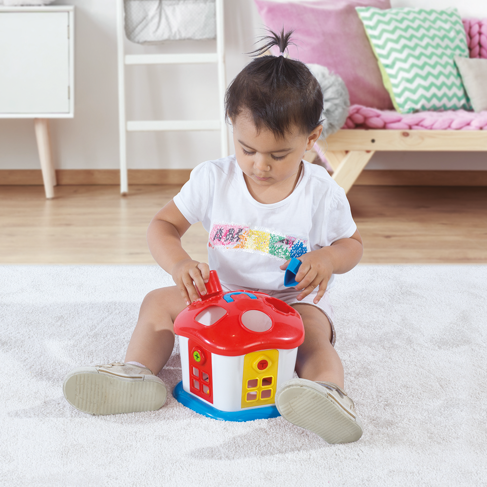 SHAPE SORTER SWEET HOUSE WITH LOCKABLE DOORS