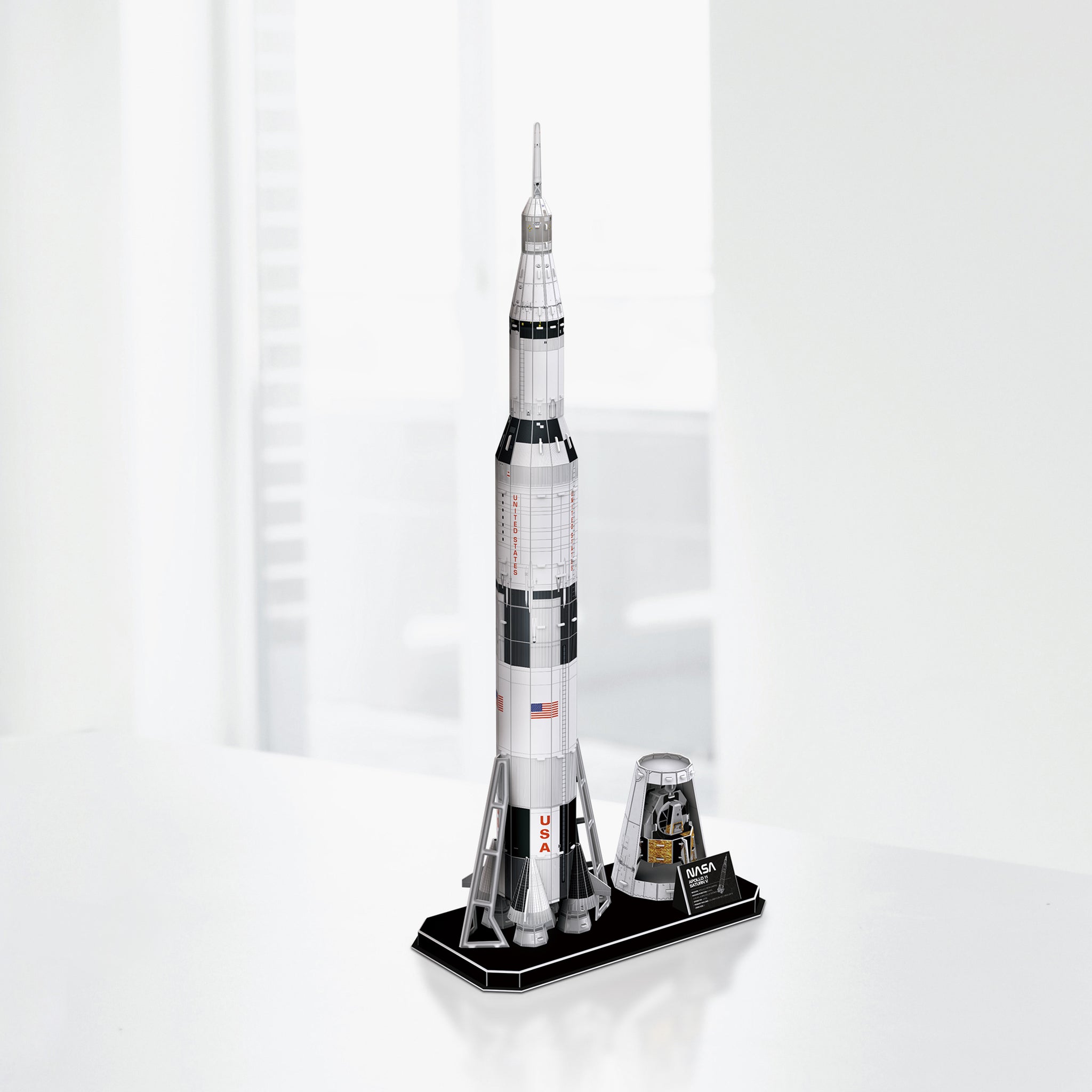 Apollo Saturn V Rocket
 (136 pcs.)