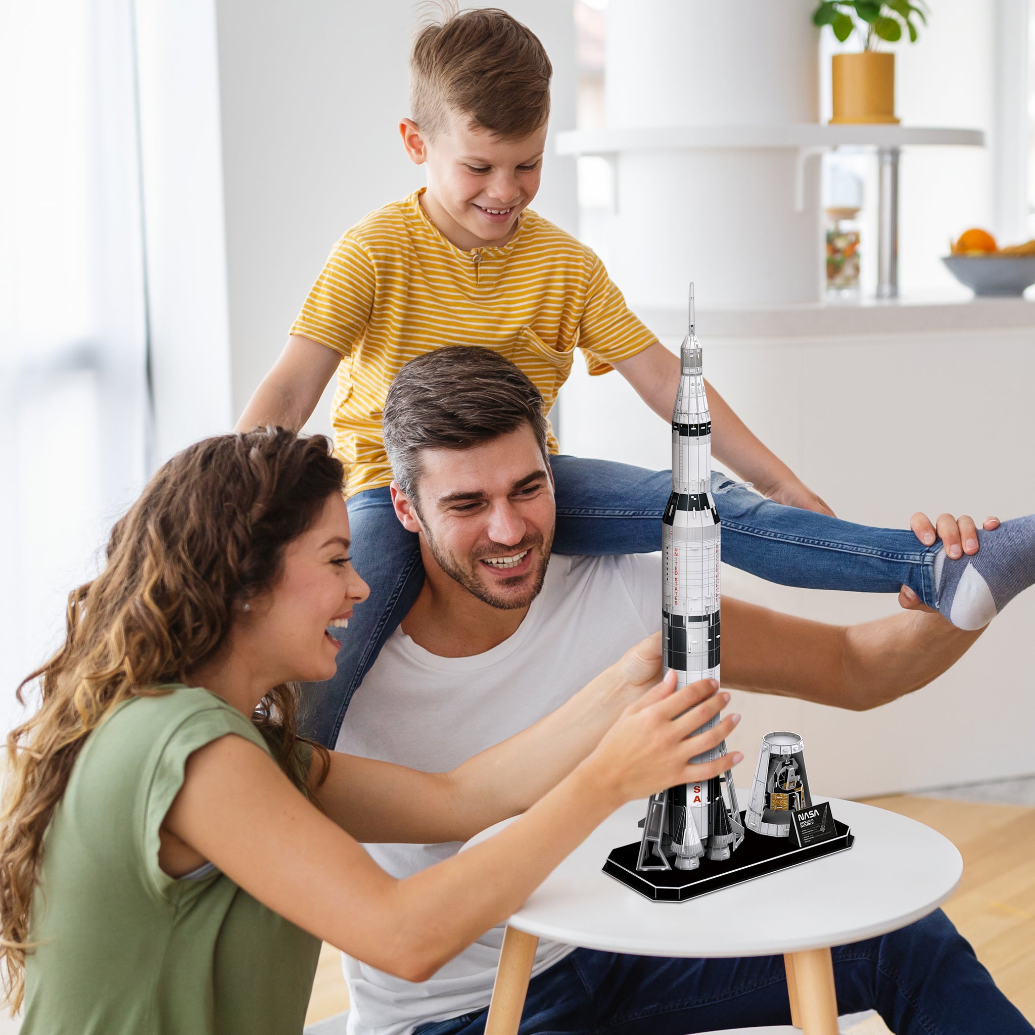 Apollo Saturn V Rocket
 (136 pcs.)