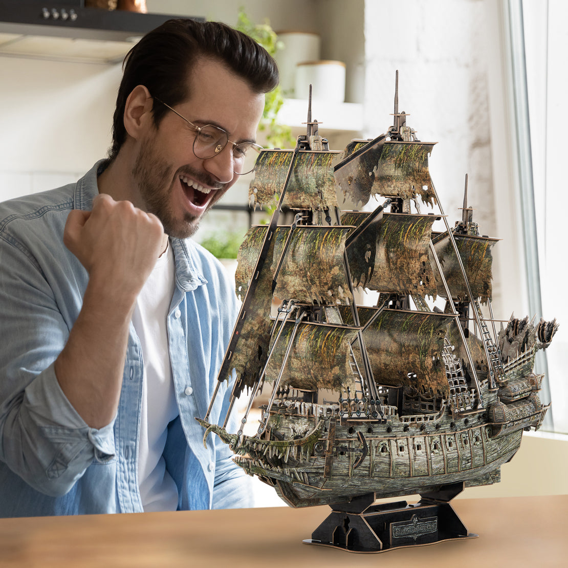 THE FLYING DUTCHMAN
 (360 pcs)